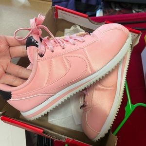 Nike Cortez vday